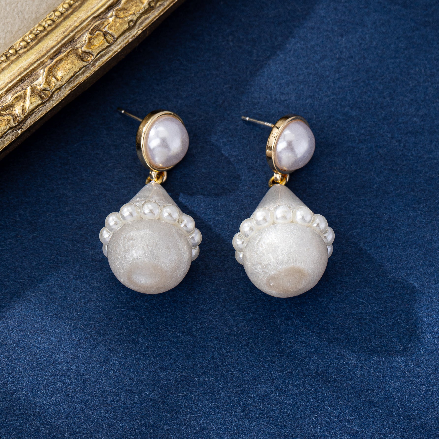 Retro Water Droplets Stud Earrings For Unisex Featuring Alloy Material