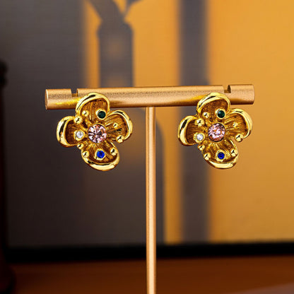 Retro Heart Shape Stud Earrings For Women In Zinc Alloy With Artificial Pearl Inlay
