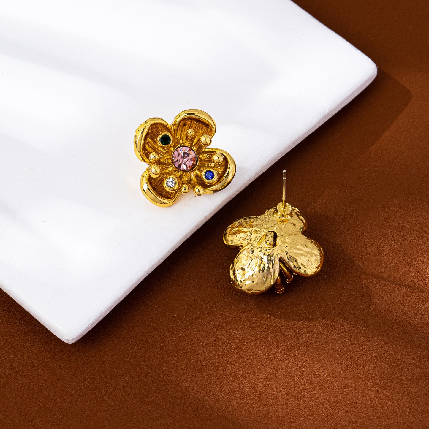 Retro Heart Shape Stud Earrings For Women In Zinc Alloy With Artificial Pearl Inlay
