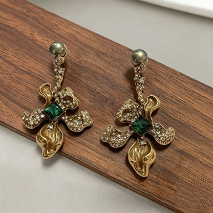 Unisex Silver Flowers Stud Earrings For Everyday Wear Featuring 925 Sterling Silver Posts And Crystal Inlay
