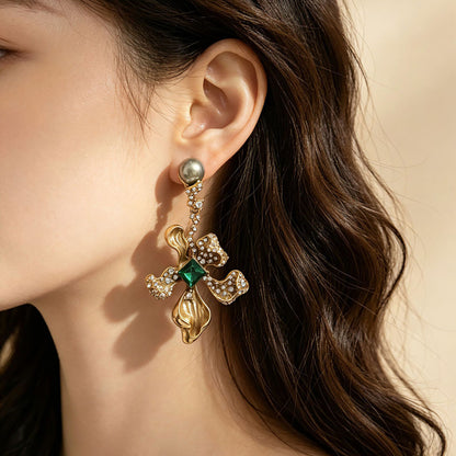 Unisex Silver Flowers Stud Earrings For Everyday Wear Featuring 925 Sterling Silver Posts And Crystal Inlay
