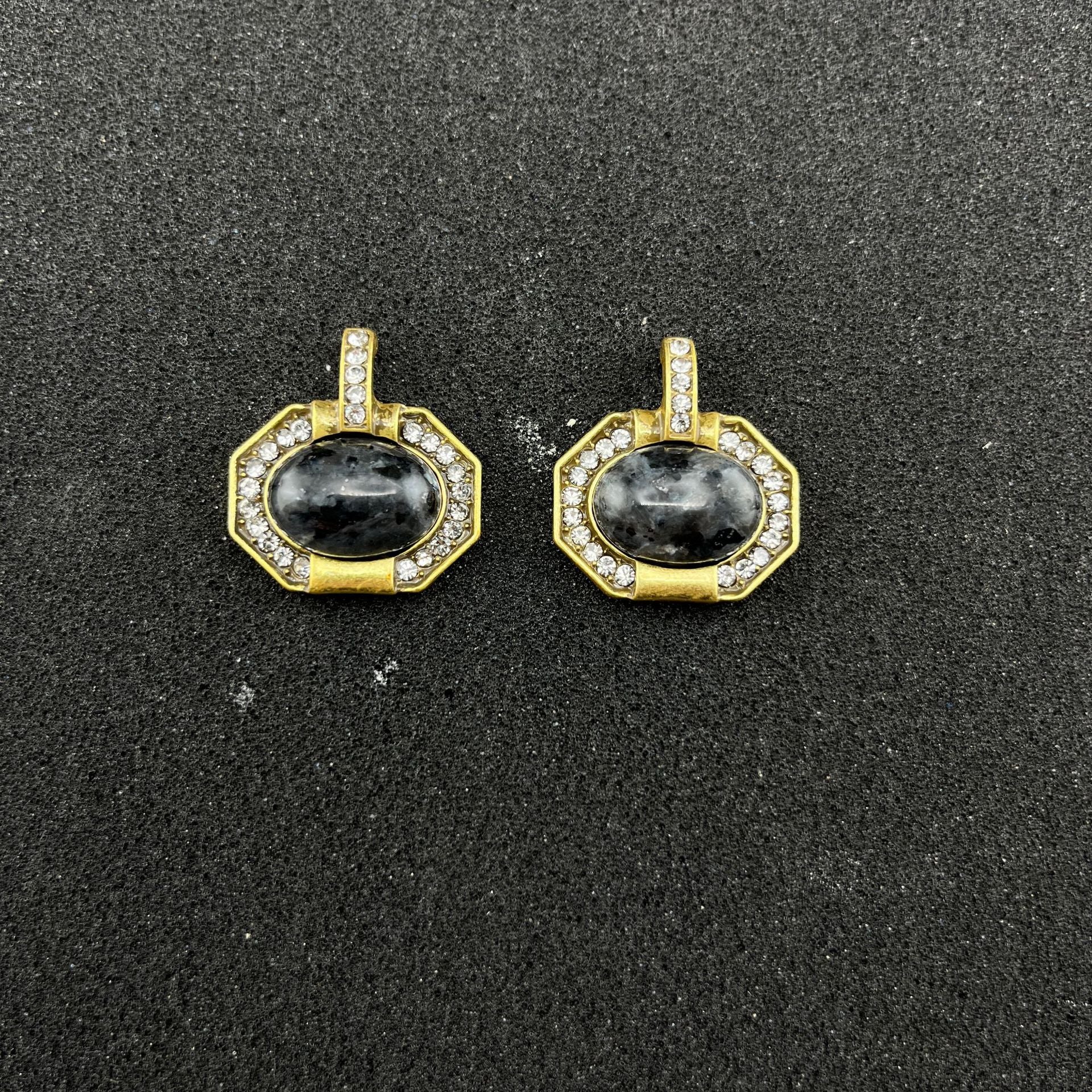 Water Droplets Stud Earrings For Unisex Featuring Electroplated Alloy And Natural Stone Inlay With Retro Style