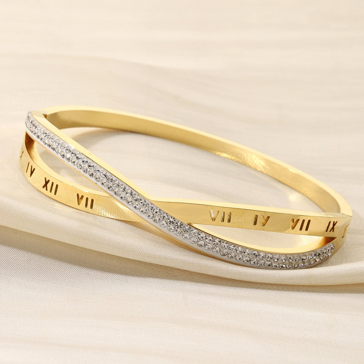 Simple Style Women Titanium Steel Bangle With Electroplated Gold Plating And Zircon Inlay
