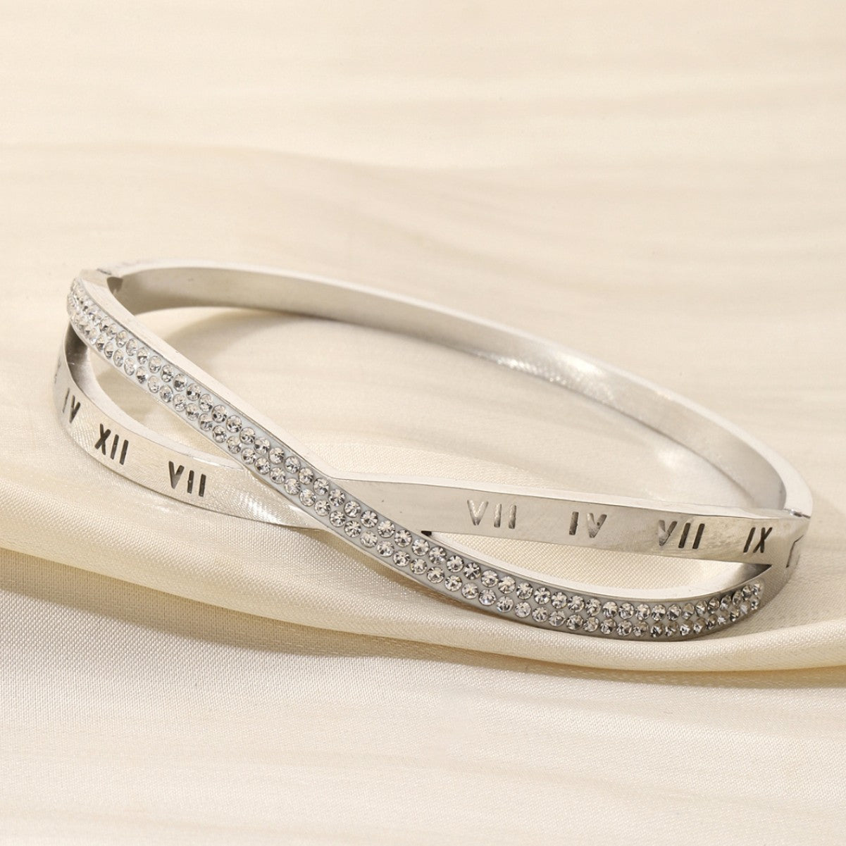 Simple Style Women Titanium Steel Bangle With Electroplated Gold Plating And Zircon Inlay