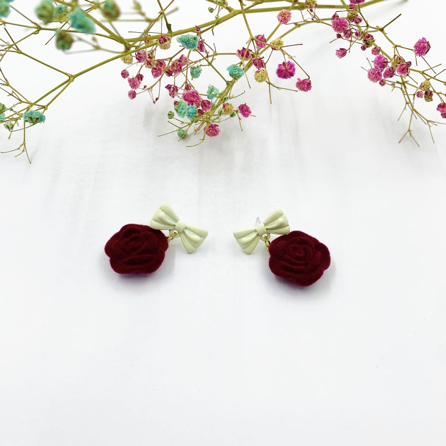 Retro Silver Rose Stud Earrings For Women With Artificial Gemstone Inlay And Plastic Material