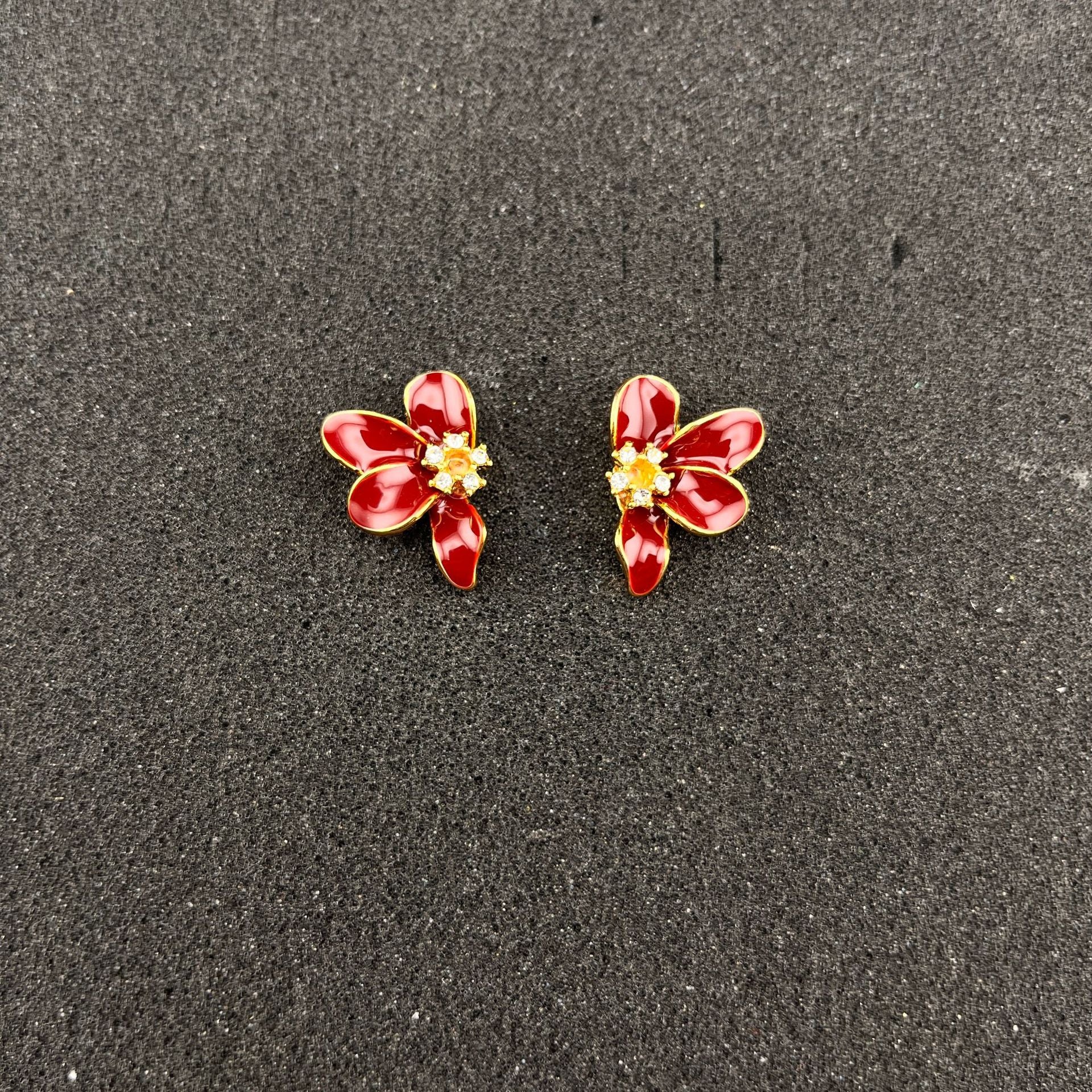 Red Flowers Stud Earrings For Unisex Featuring Alloy Material And Zircon Inlay With 925 Sterling Silver Ear Pins