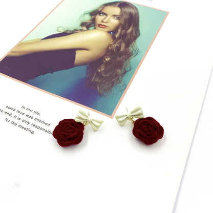 Retro Silver Rose Stud Earrings For Women With Artificial Gemstone Inlay And Plastic Material