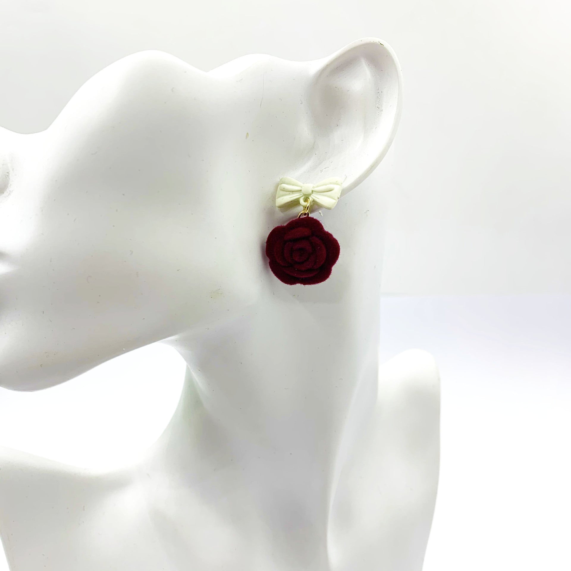 Retro Silver Rose Stud Earrings For Women With Artificial Gemstone Inlay And Plastic Material