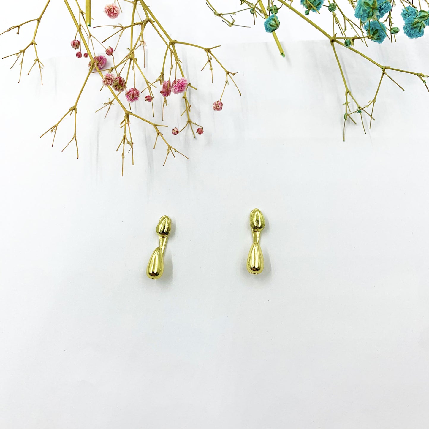 Water Droplets Stud Earrings For Women In Electroplated Alloy With Artificial Gemstones