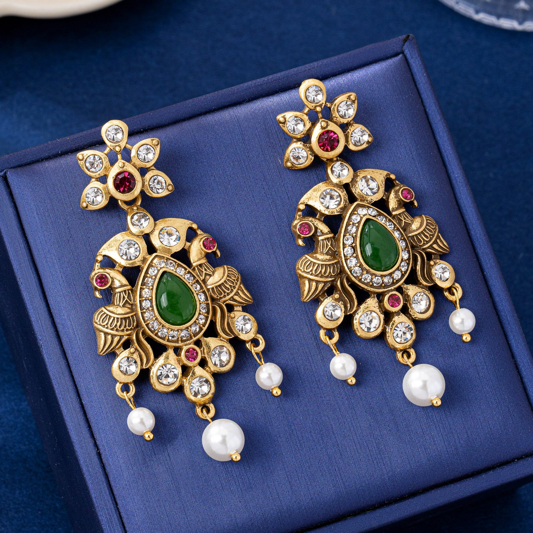 Retro Round Clip Earrings In Zinc Alloy Featuring Electroplated Finish With Zinc Alloy Ear Pins