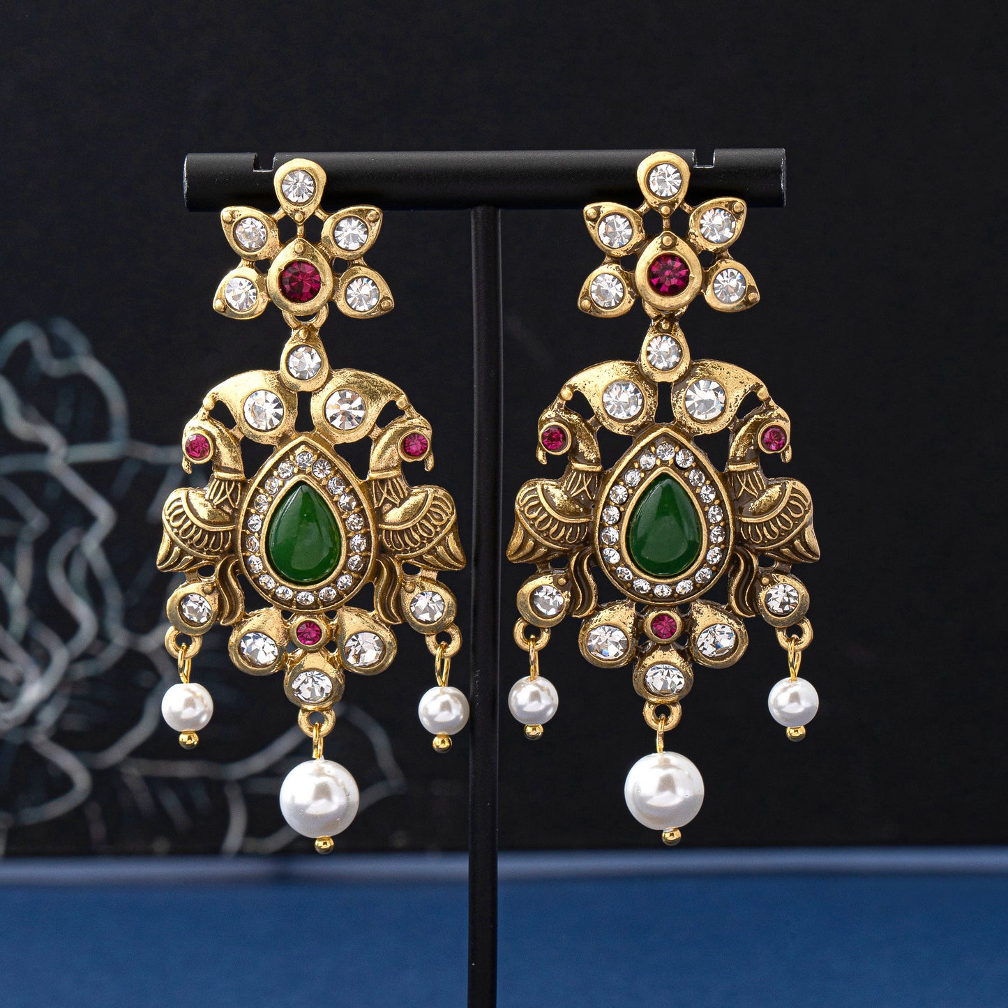 Retro Round Clip Earrings In Zinc Alloy Featuring Electroplated Finish With Zinc Alloy Ear Pins