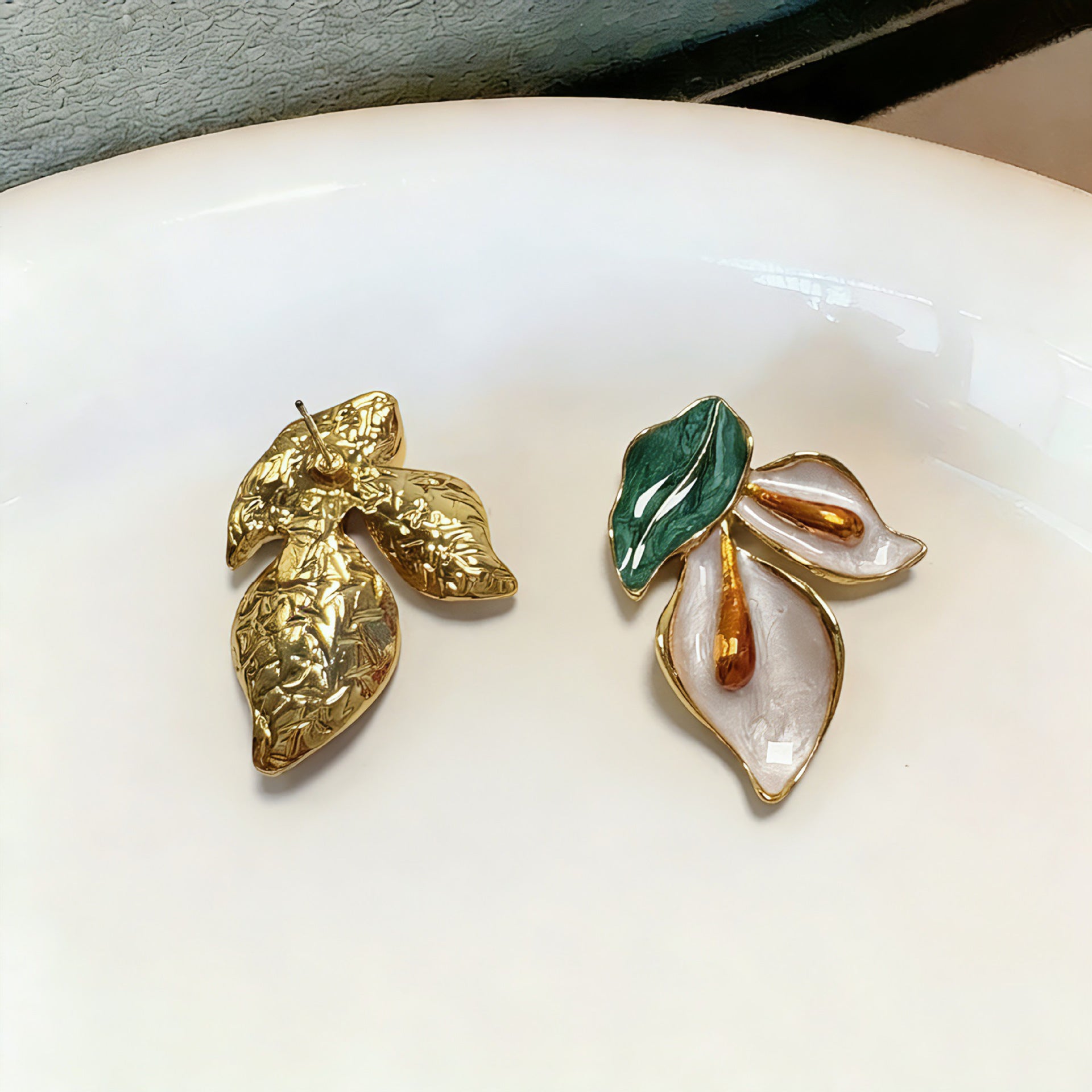 Unisex Flowers Stud Earrings For Everyday Wear Featuring Electroplated Enamel Craft And 925 Sterling Silver Posts