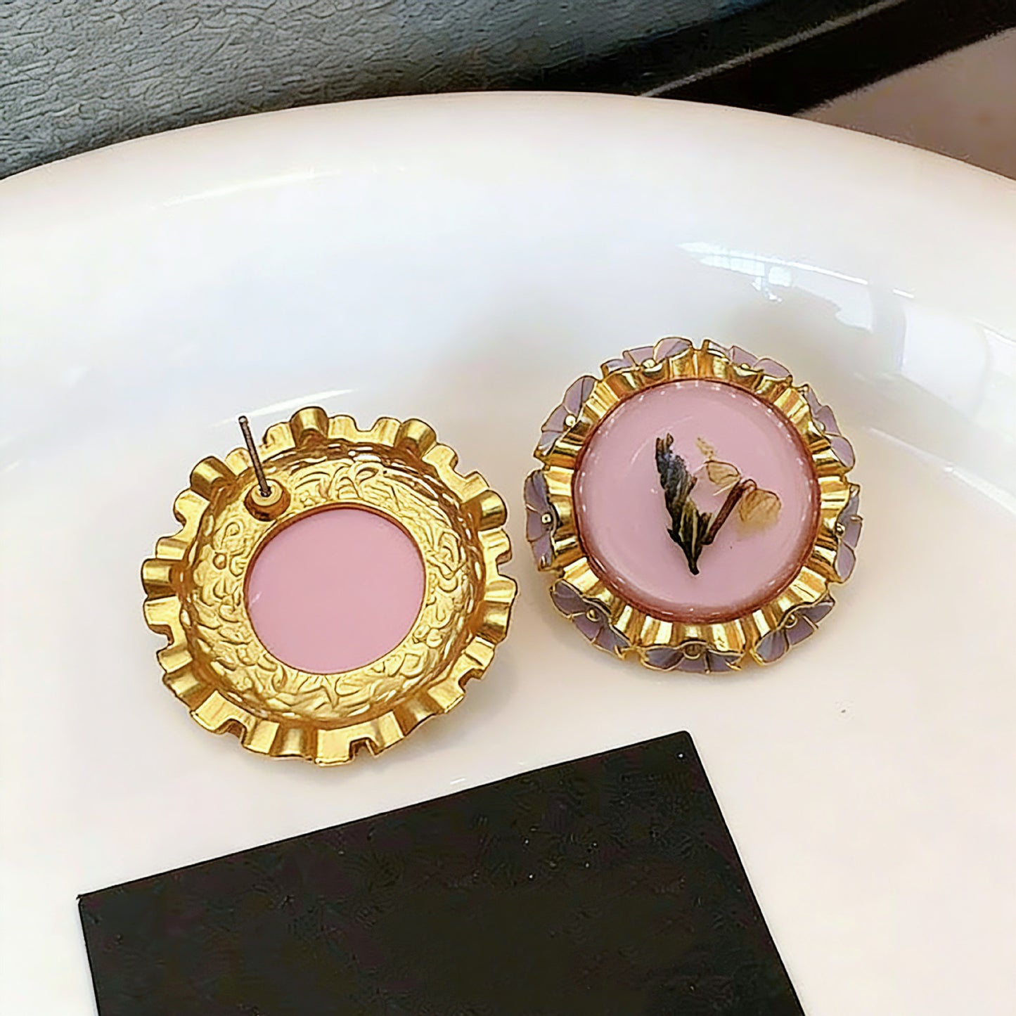 Water Droplets Stud Earrings For Unisex Featuring Silver Alloy With Dried Flowers Inlay, Maillard Style
