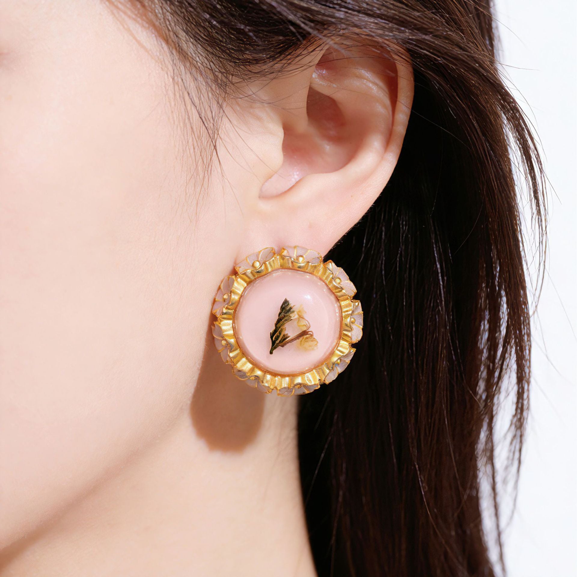 Water Droplets Stud Earrings For Unisex Featuring Silver Alloy With Dried Flowers Inlay, Maillard Style
