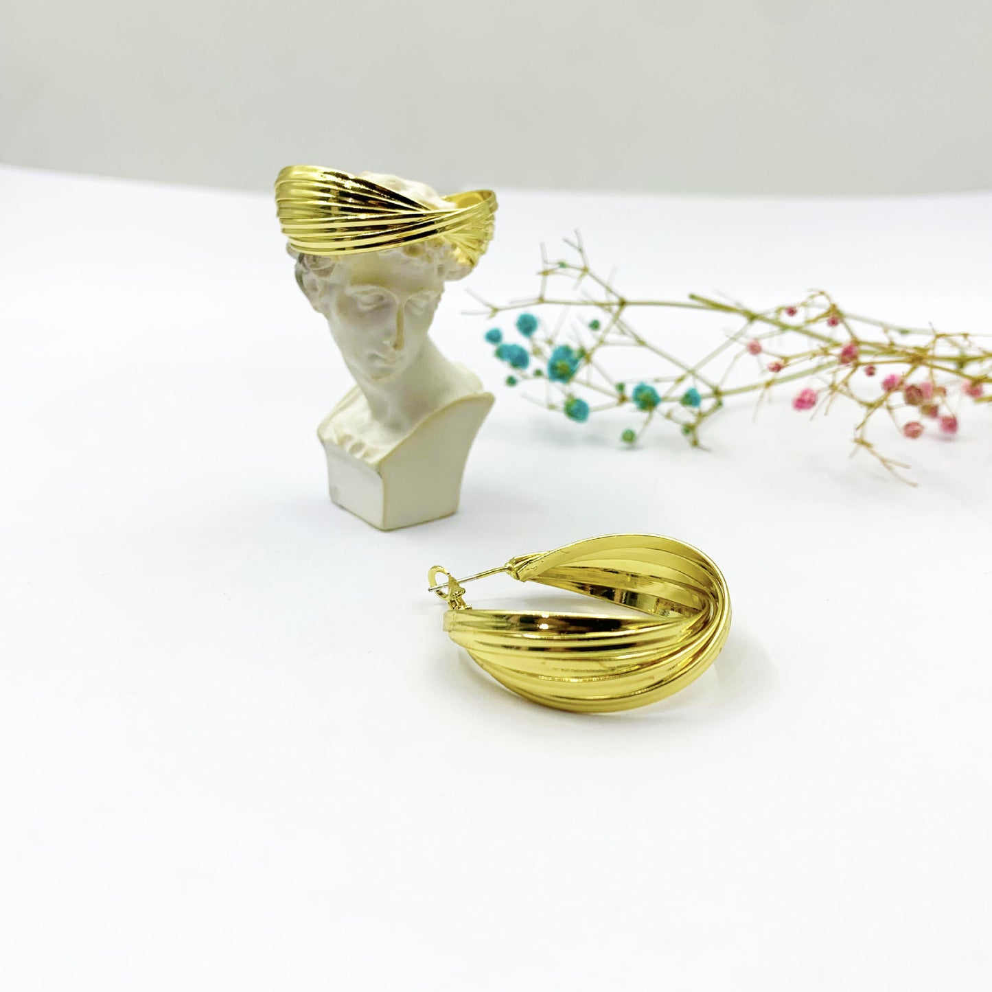 Geometric Silver Alloy Stud Earrings For Women In With Artificial Gemstones Inlay