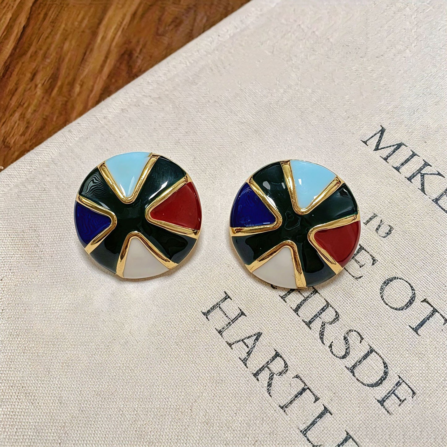 Round Enamel Stud Earrings For Women In Silver Featuring 925 Sterling Silver Ear Pins And Zinc Alloy Material