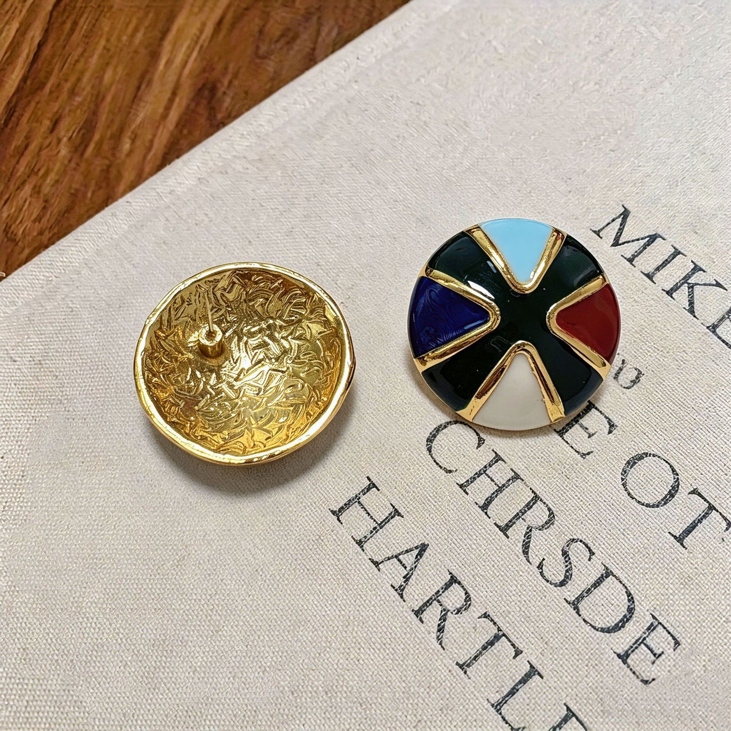 Round Enamel Stud Earrings For Women In Silver Featuring 925 Sterling Silver Ear Pins And Zinc Alloy Material
