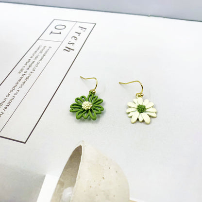 Daisy Asymmetrical Earrings For Women With Alloy And Artificial Gemstones