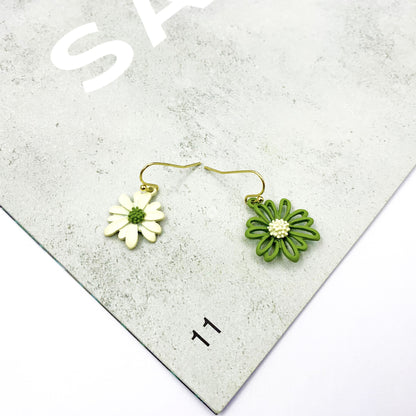 Daisy Asymmetrical Earrings For Women With Alloy And Artificial Gemstones