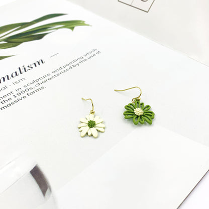 Daisy Asymmetrical Earrings For Women With Alloy And Artificial Gemstones