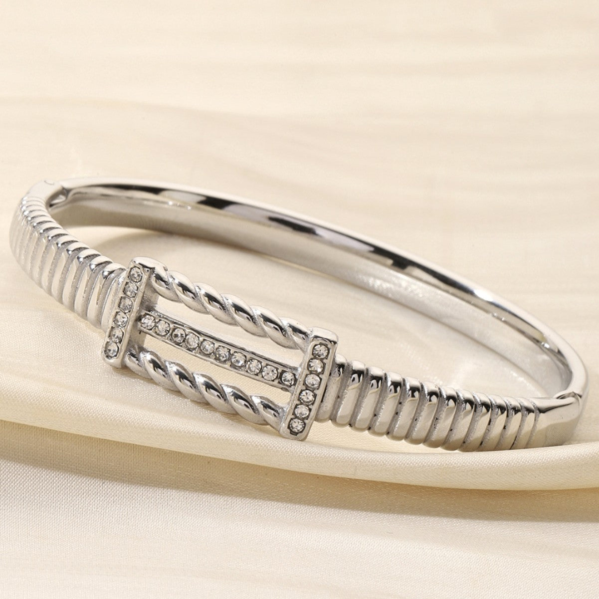 Women’s Circle Inlay Bangle In Titanium Steel With Gold Electroplated Finish