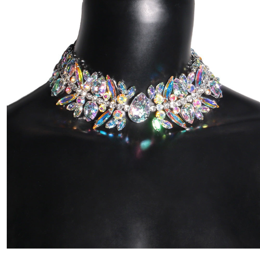 Luxurious Irregular Silver Necklace For Women Featuring Alloy Pendant Material And Rhinestone Inlay