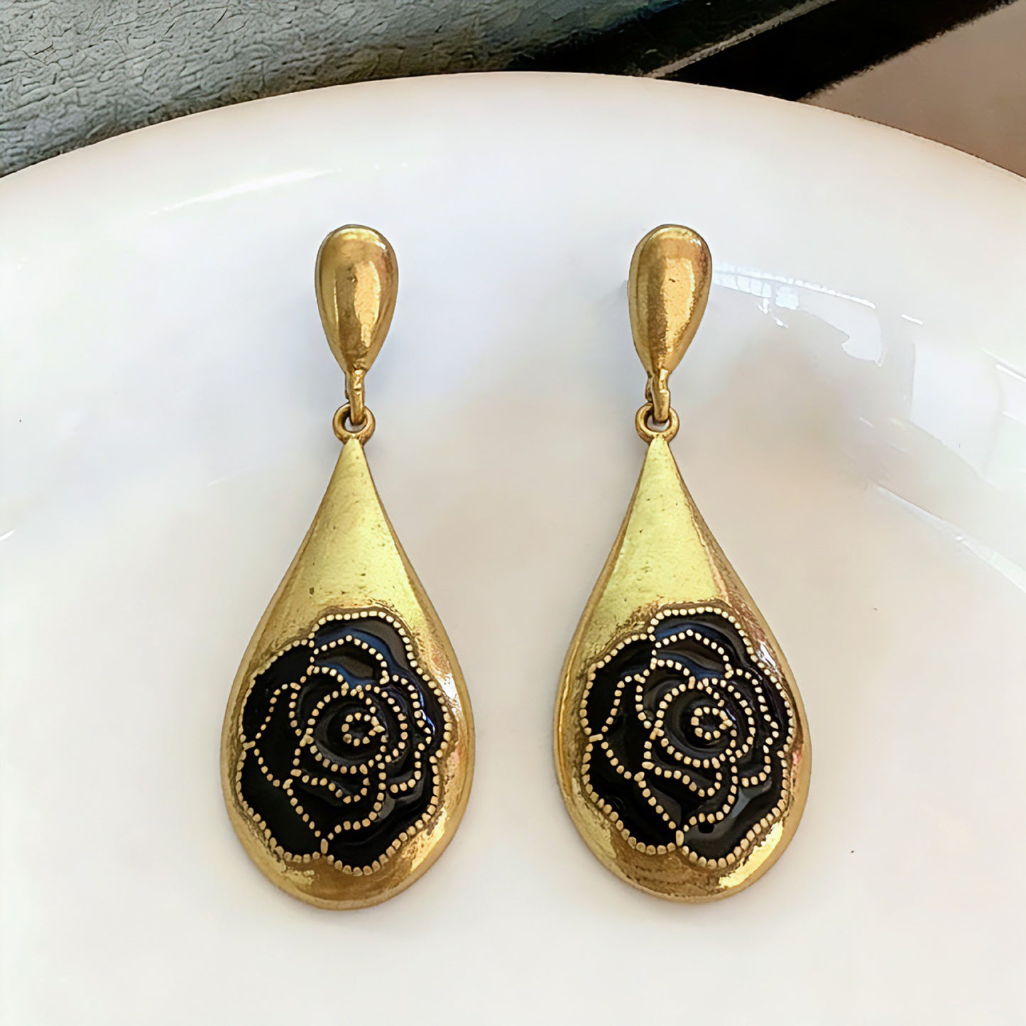 Gold Enamel Flowers Earrings For Unisex Featuring Alloy Material And 925 Sterling Silver Stud Posts
