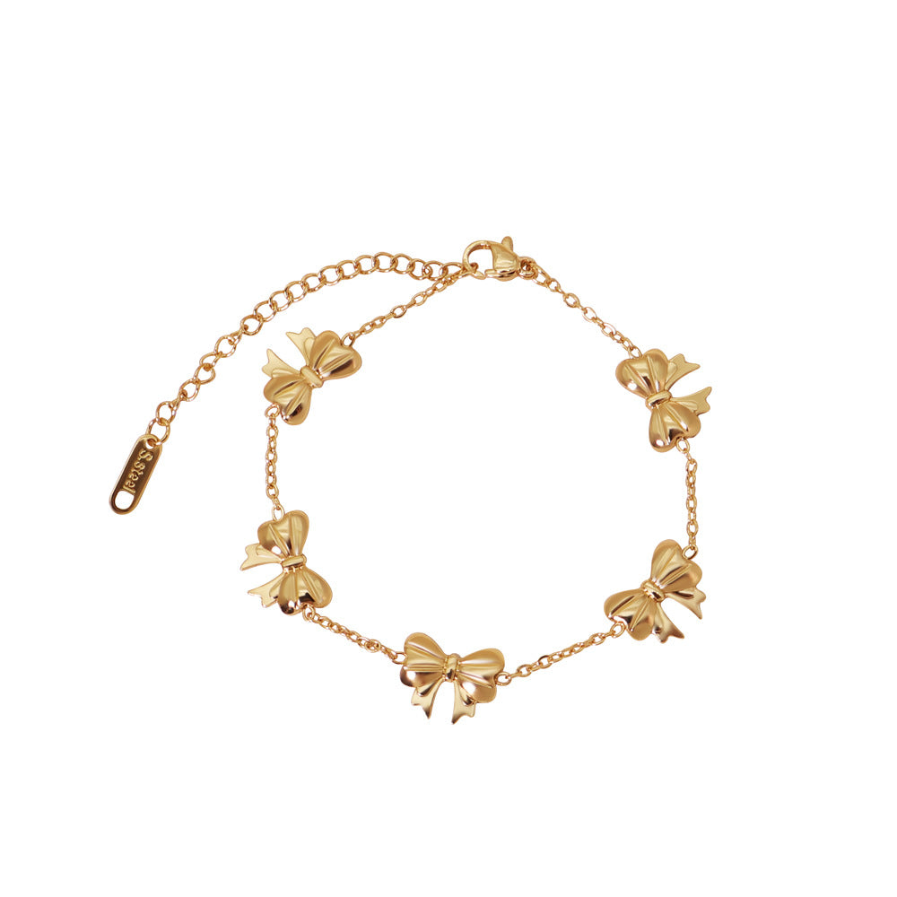 Sweet Heart Shape Titanium Steel Bracelet For Women In Gold, Perfect For Business Occasions