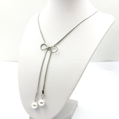 Silver Metal Bow Tie Necklace For Women Featuring Imitation Pearl Pendant, Perfect For Wedding Occasions