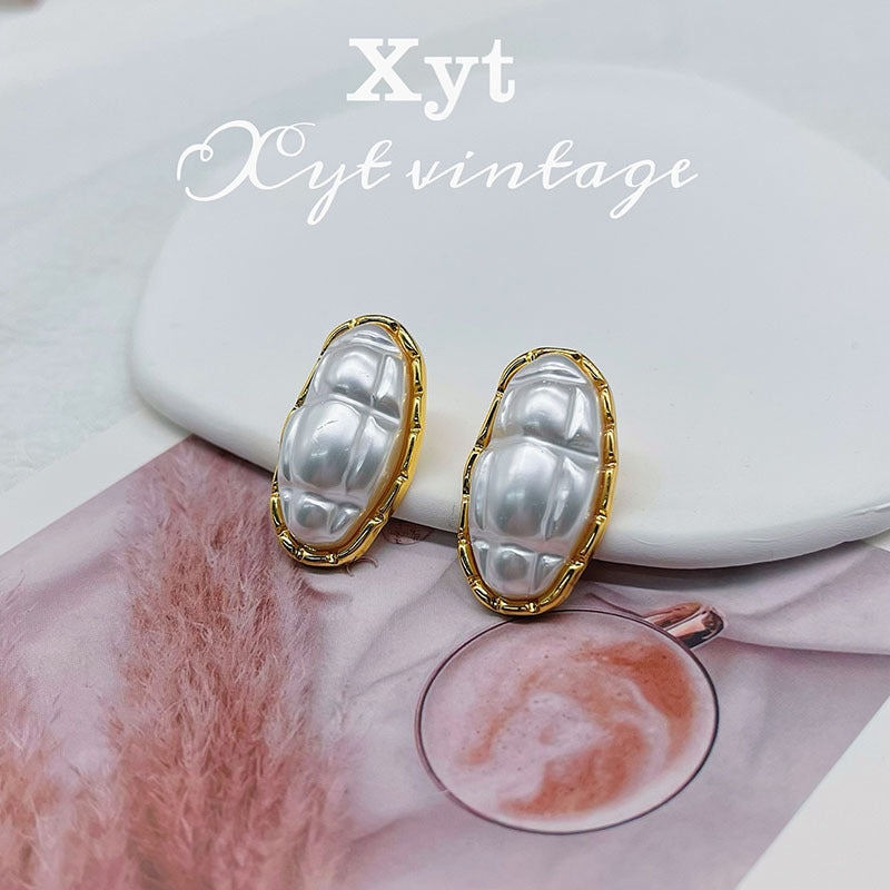Retro Oval Stud Earrings For Women In Silver Copper With Freshwater Pearl Inlay