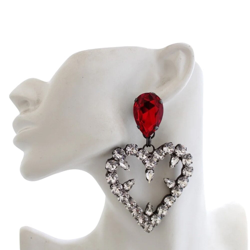 Heart Shape Silver Alloy Earrings For Women In Simple Style With Electroplated Finish And Rhinestone Inlay