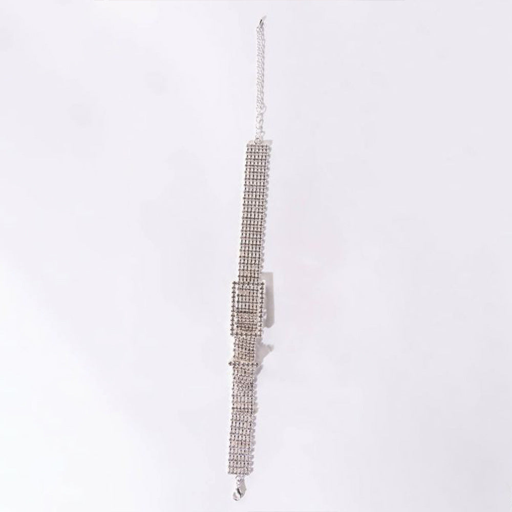 Simple Style Geometric Silver Alloy Choker Necklace With Rhinestones Pendant For Women