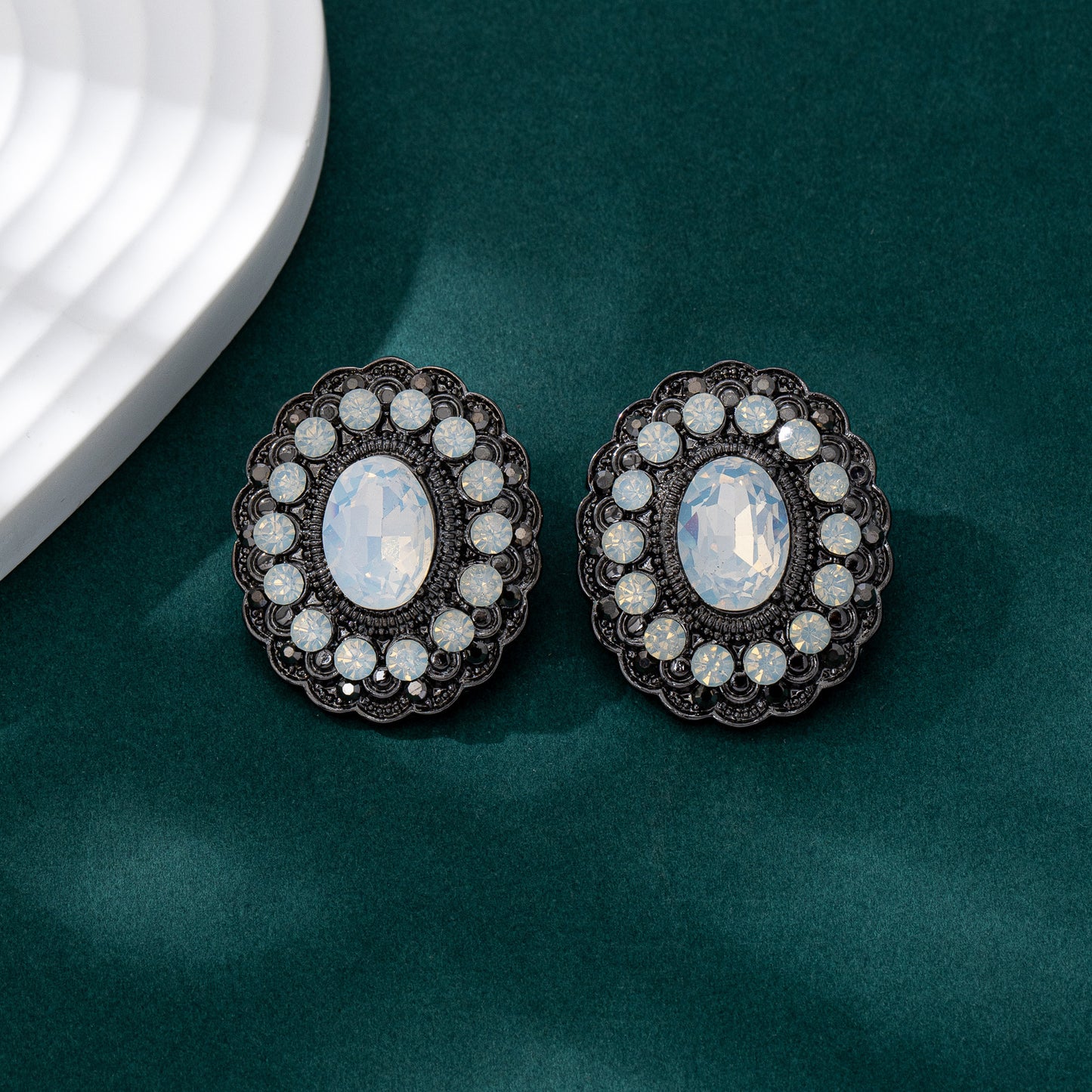 Water Droplets Stud Earrings For Unisex In Grey Zinc Alloy With 925 Sterling Silver Posts Featuring Retro Style