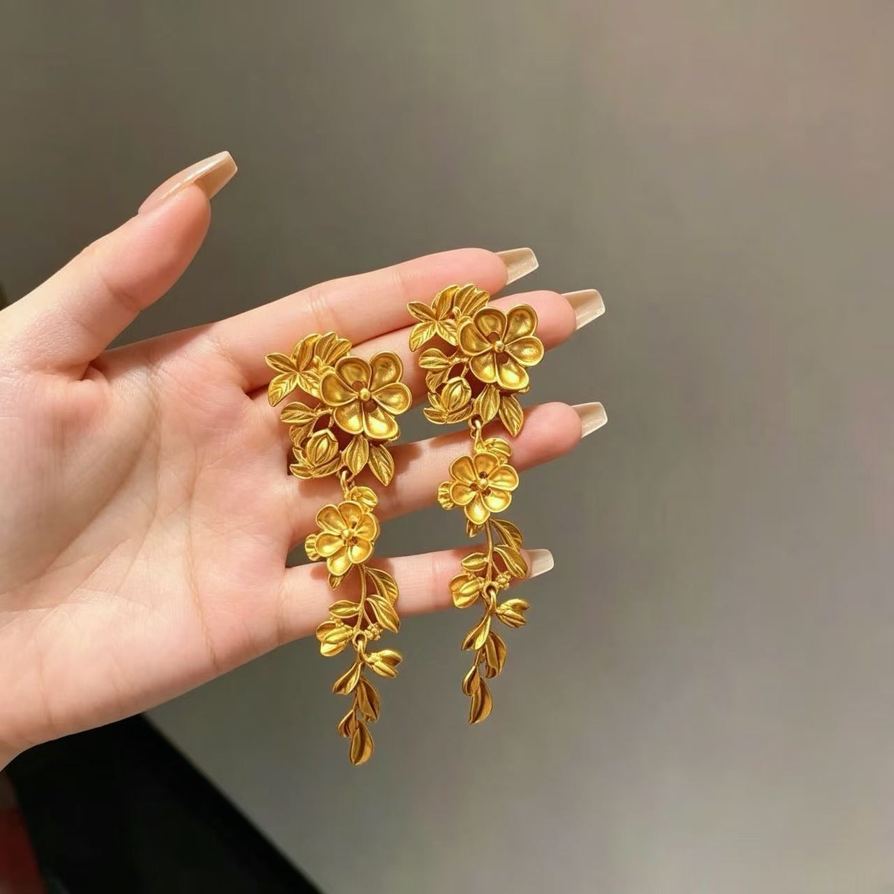 Retro Gold Flowers Tassel Earrings For Women With 925 Sterling Silver Ear Pins In Alloy