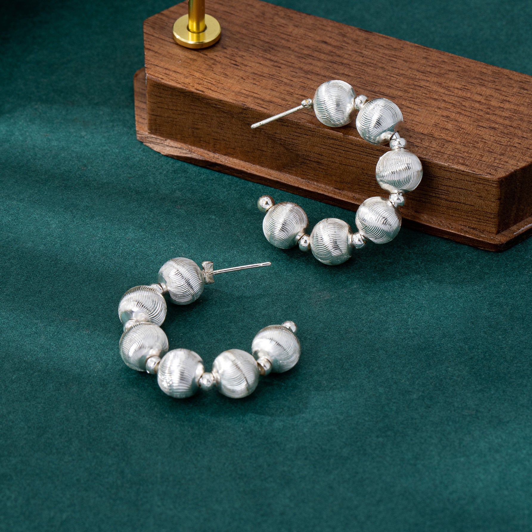 C Shape Stud Earrings In Zinc Alloy With 925 Sterling Silver Posts Featuring Brushed Finish, Silver, 1 Pair
