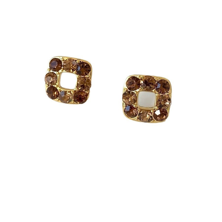 Retro Silver Pea Stud Earrings For Women With Alloy Posts And Zircon Inlay
