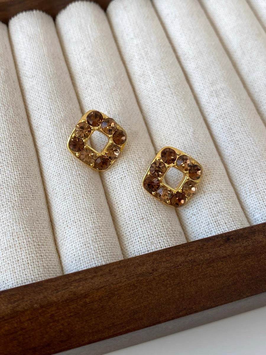 Retro Silver Pea Stud Earrings For Women With Alloy Posts And Zircon Inlay