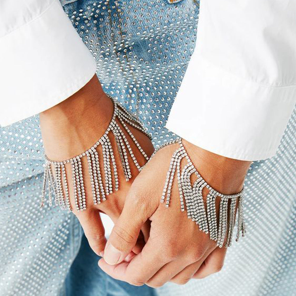 Retro Silver Alloy Tassel Bracelet For Women With Rhinestone Inlay