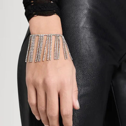 Retro Silver Alloy Tassel Bracelet For Women With Rhinestone Inlay