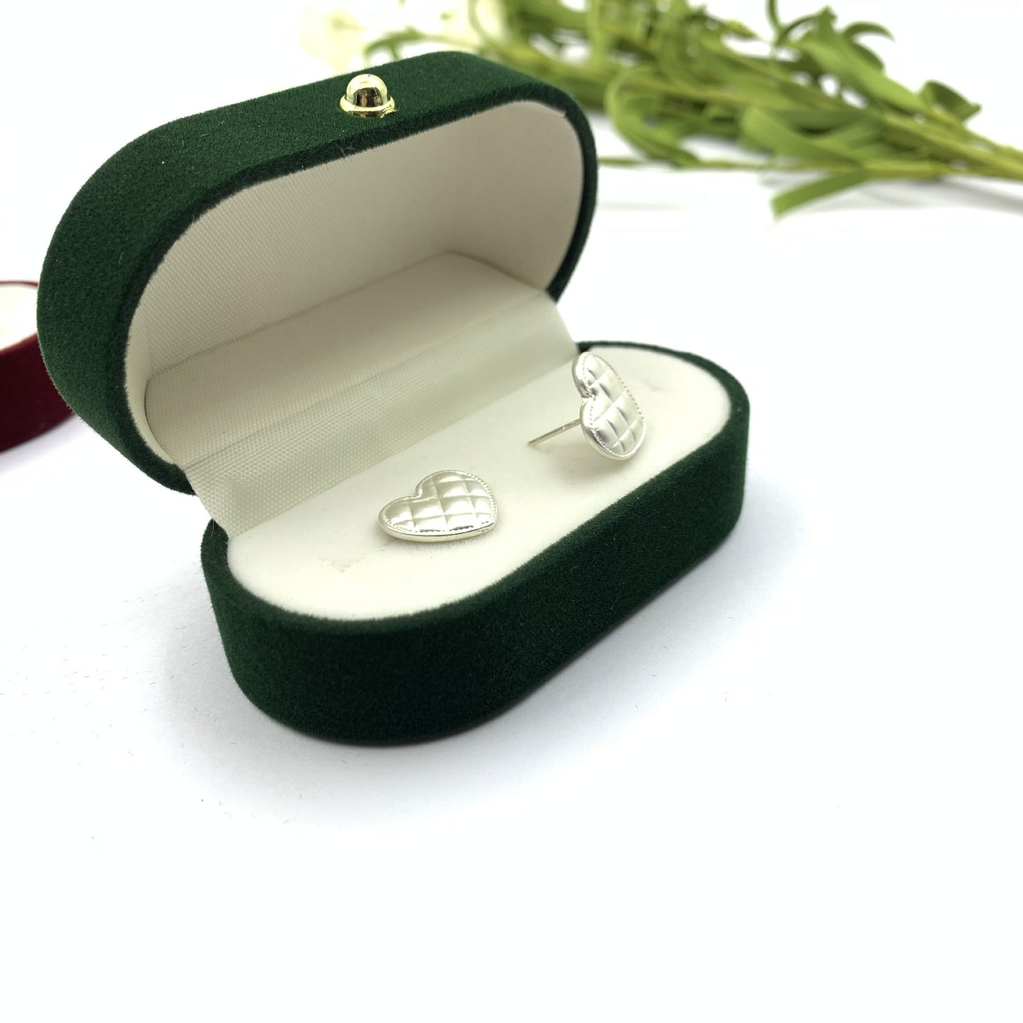 Retro Heart Shape Stud Earrings For Women In Gold Alloy With Artificial Gemstones