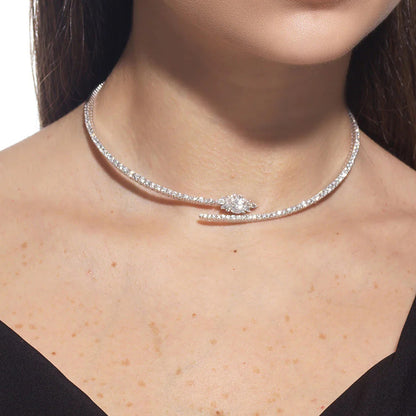 Silver Alloy Circle Choker Necklace For Women Featuring Alloy Chain And Pendant