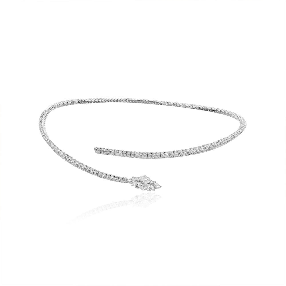 Silver Alloy Circle Choker Necklace For Women Featuring Alloy Chain And Pendant