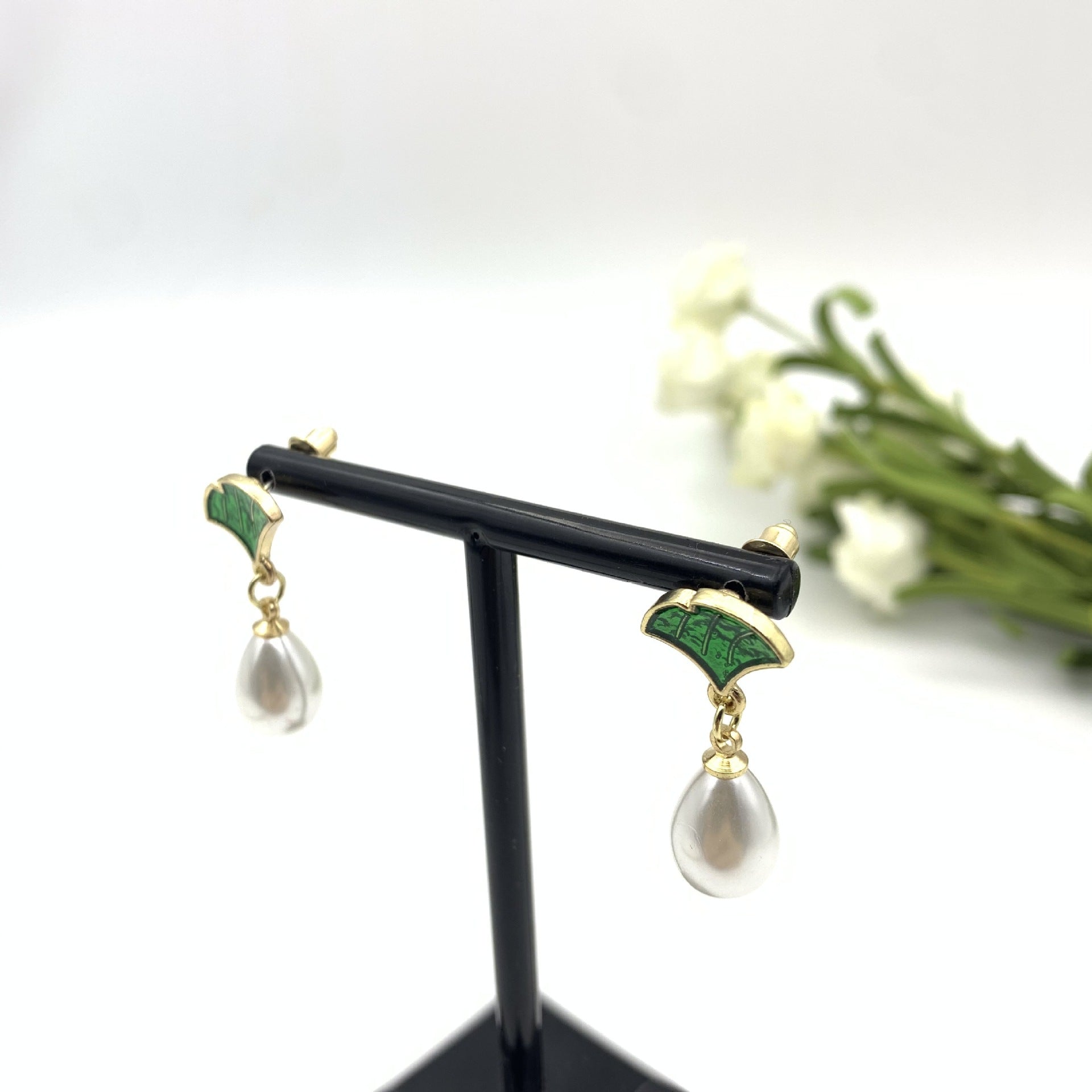 Simple Style Water Droplets Stud Earrings For Women In Alloy With Electroplated Finish And 925 Sterling Silver Ear Pins