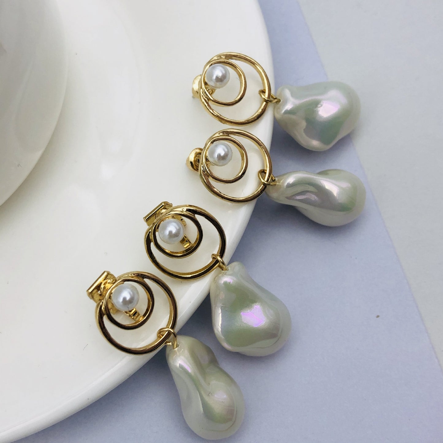 Baroque Style Water Droplets Stud Earrings For Women, Alloy With Baroque Pearl Inlay, Perfect For Wedding