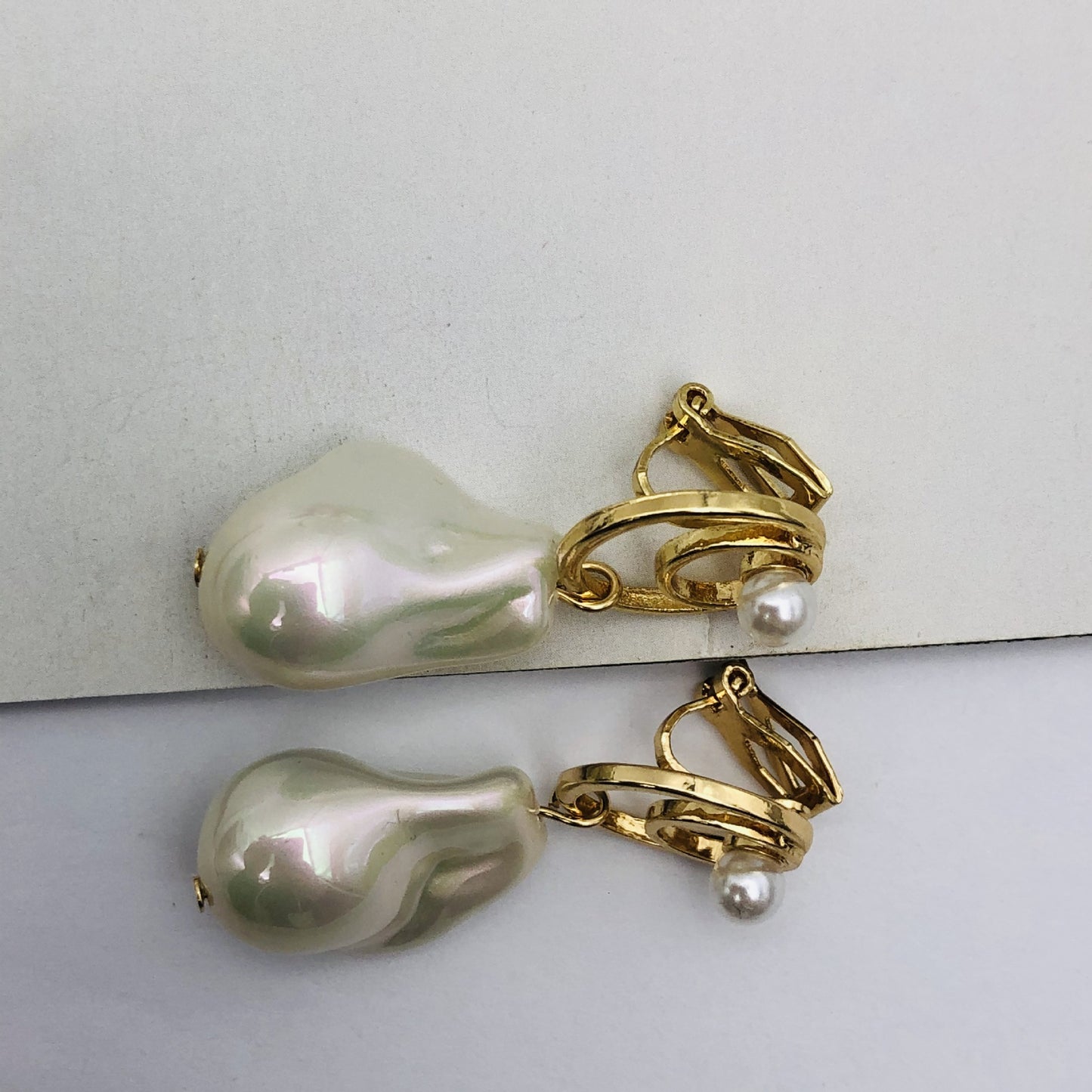 Baroque Style Water Droplets Stud Earrings For Women, Alloy With Baroque Pearl Inlay, Perfect For Wedding
