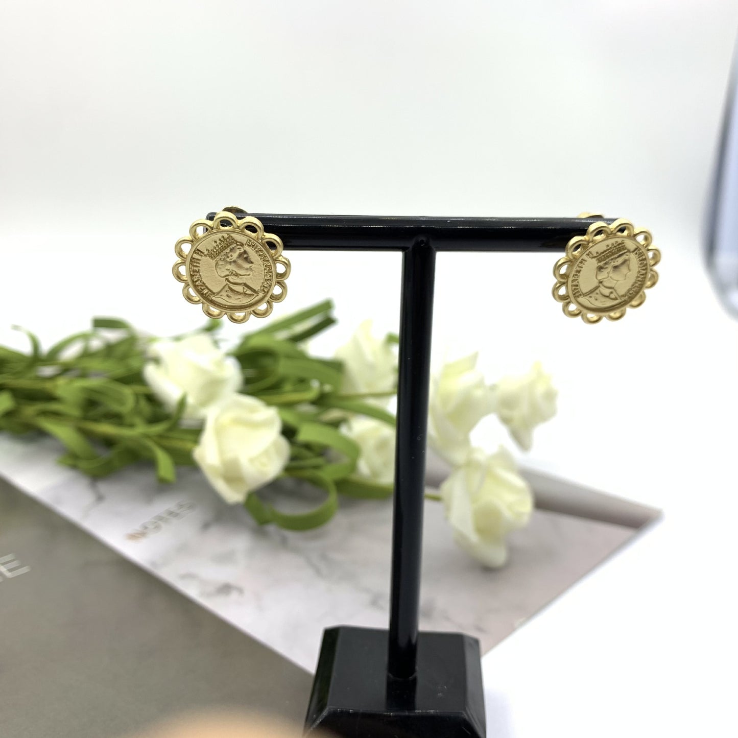 Silver Crown Stud Earrings In Baroque Style For Women, Featuring Alloy Ear Pins And Artificial Gemstone Inlay
