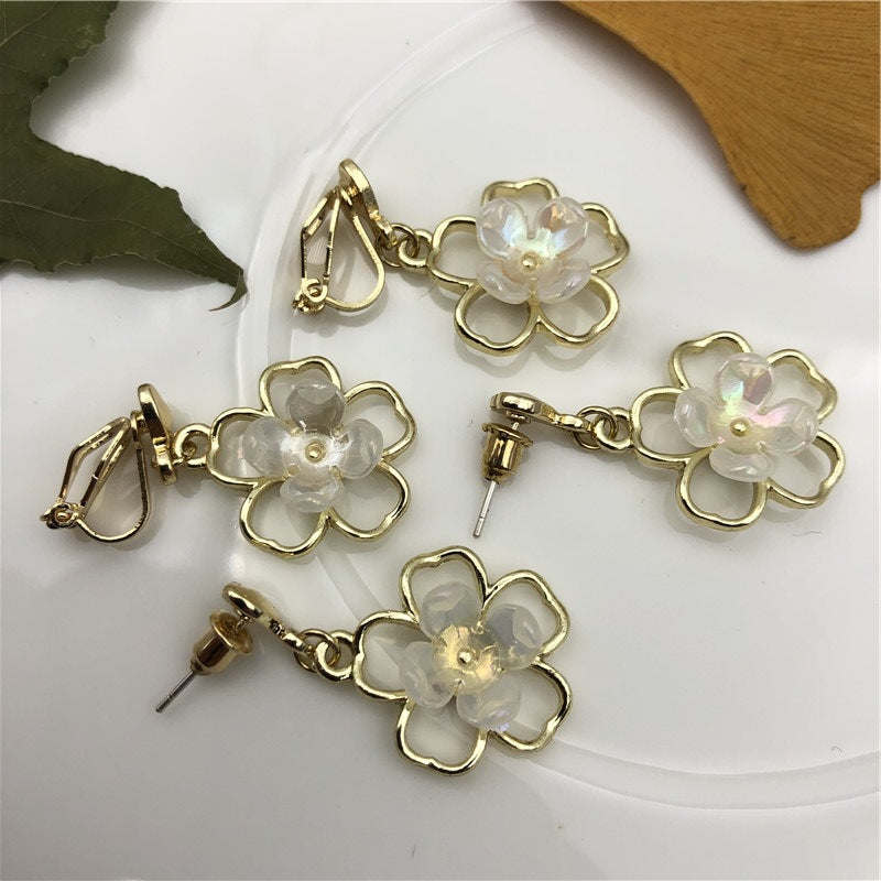 Sweet Heart Shape Stud Earrings For Women In Silver Plated Alloy With Artificial Gemstones