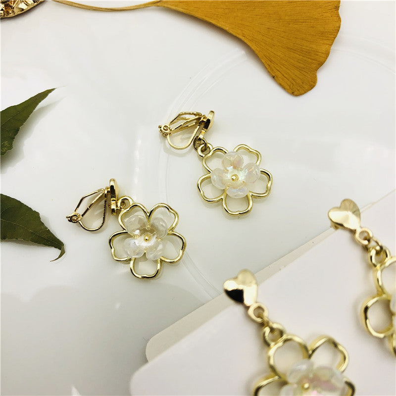 Sweet Heart Shape Stud Earrings For Women In Silver Plated Alloy With Artificial Gemstones