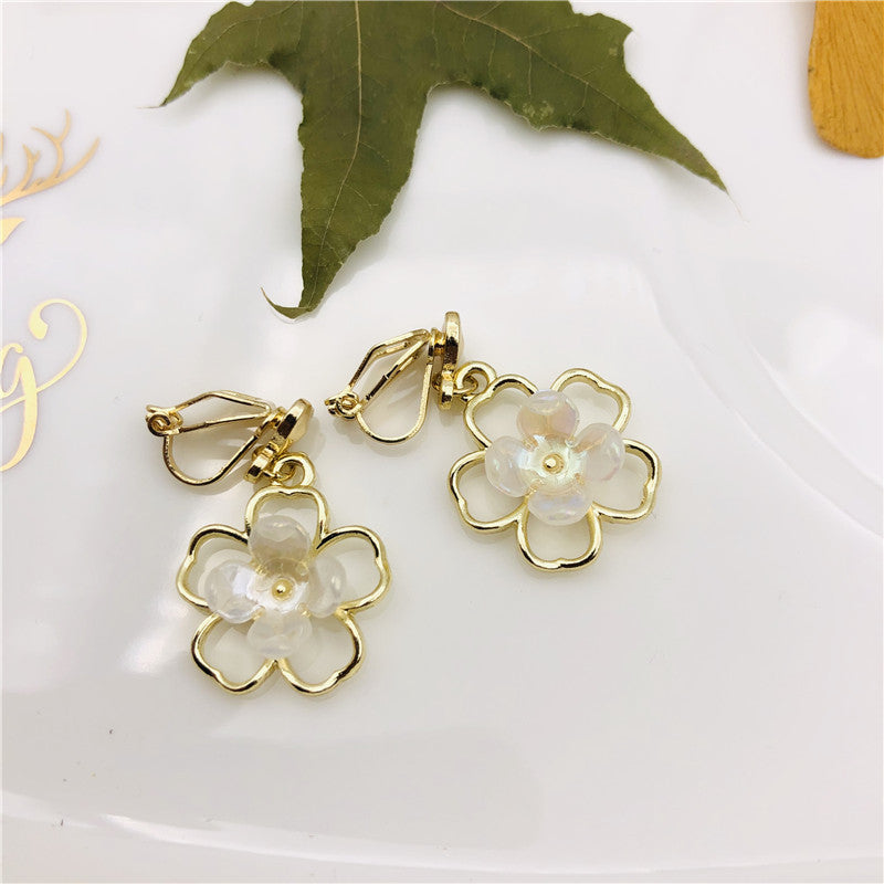 Sweet Heart Shape Stud Earrings For Women In Silver Plated Alloy With Artificial Gemstones