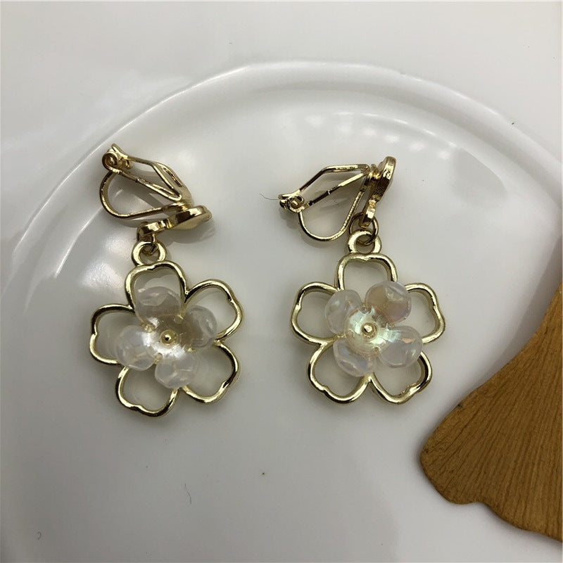 Sweet Heart Shape Stud Earrings For Women In Silver Plated Alloy With Artificial Gemstones